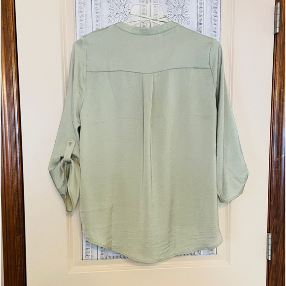 🍀NWT Oak&Olive Sz-L Light, Soft, Flowing Fabric- Beautiful Neutral Soft Green🍀 - Picture 7 of 16